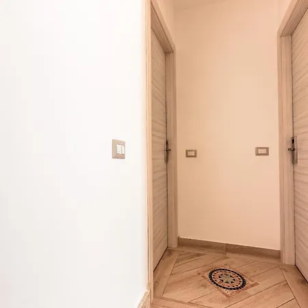 De Casa 4*